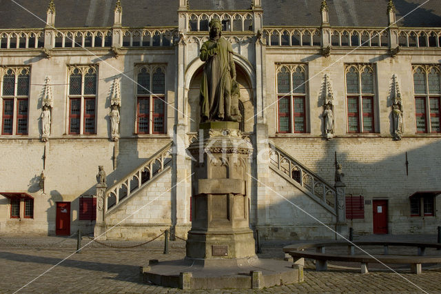 statue Jacob van Maerlant