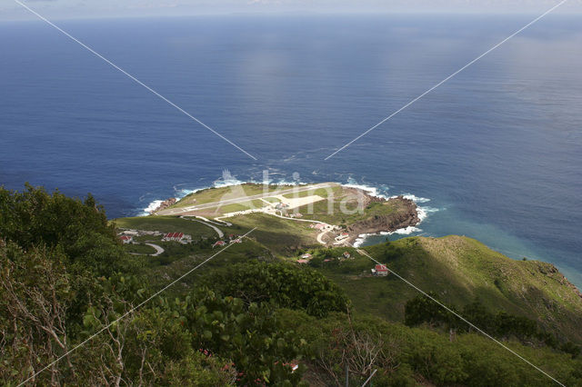 Juancho Yrausquin Airport