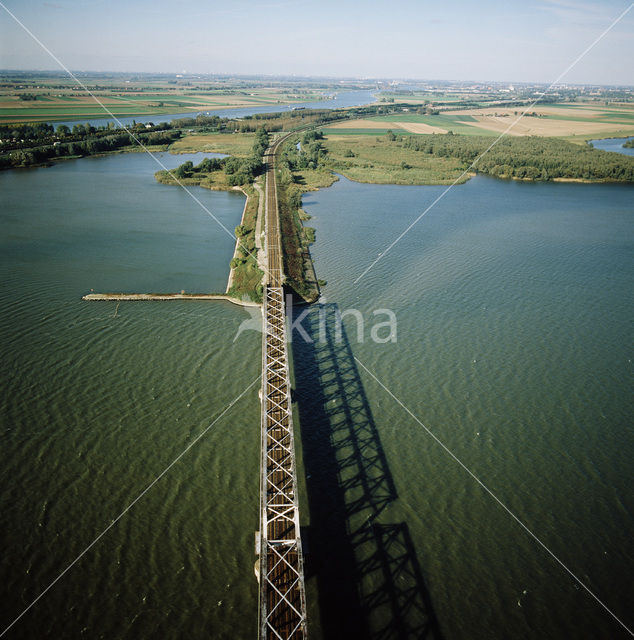 Moerdijkbruggen