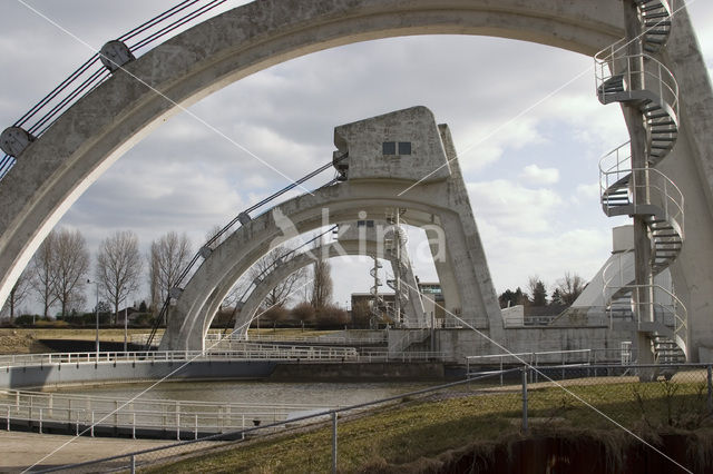 stuw en sluiscomplex Hagestein