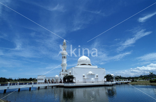 Tengku Tengah Zaharah Mosque