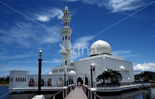 Tengku Tengah Zaharah Mosque