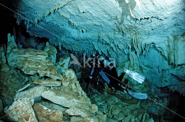 Cueva Taina