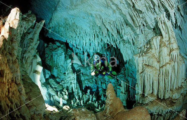 Cueva Taina