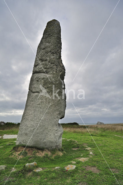 Kergoarat menhir