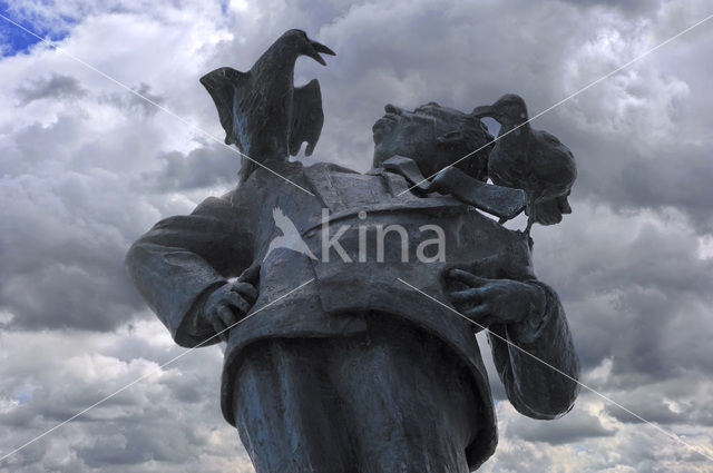 statue Alfred Hitchcock