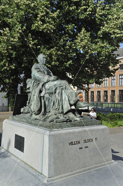 Statue Willem Elsschot