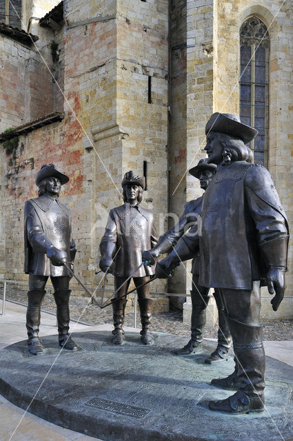 Statue d'Artagnan and The Three Musketeers