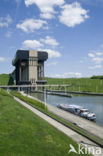 Strépy-Thieu boat lift