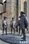 Statue d Artagnan and The Three Musketeers